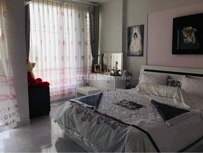 Quá Rẻ Chỉ 7 TỶ 050 HẺM XE Hơi Quận 7