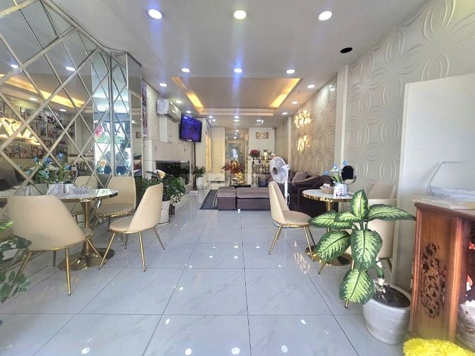 Cho thuê nhà Mặt tiền 143 Đường 3 Tháng 2, Q10. DT 4x28- Kết cấu 4 Lầu