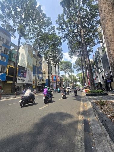 Cho thuê nhà Mặt tiền 143 Đường 3 Tháng 2, Q10. DT 4x28- Kết cấu 4 Lầu