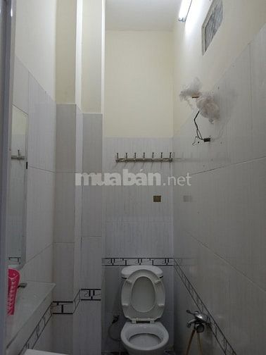 phòng trọ có balcon, cửa sổ to, gần chợ