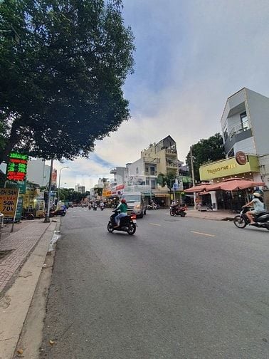 GIẢM 5 TỶ - Bán nhà MT Gò Dầu .DT 7x32- 4 Tầng- Chỉ 31.5 TỶ Quá rẻ