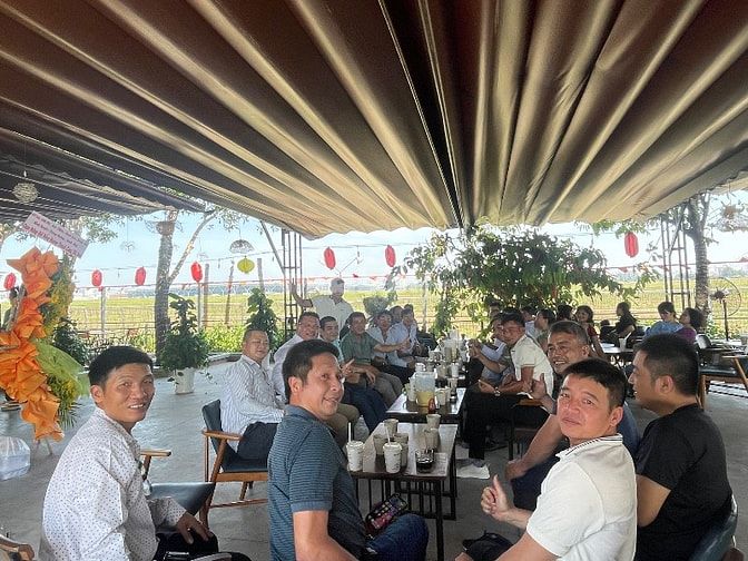 Tuyển nhân viên phục vụ quán cafe