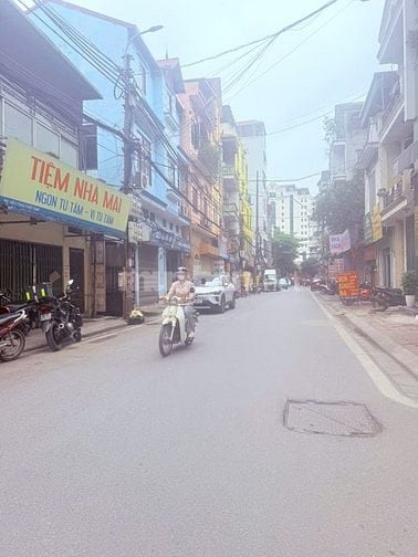 Chính chủ Em Bán nhà mặt phố, 1 mặt tiền 1 mặt thoáng, kinh doanh tốt