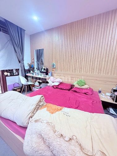 Chính chủ Em Bán nhà mặt phố, 1 mặt tiền 1 mặt thoáng, kinh doanh tốt