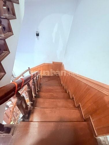 Chính chủ Em Bán nhà mặt phố, 1 mặt tiền 1 mặt thoáng, kinh doanh tốt