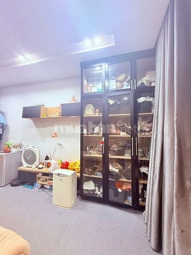 Chính chủ Em Bán nhà mặt phố, 1 mặt tiền 1 mặt thoáng, kinh doanh tốt