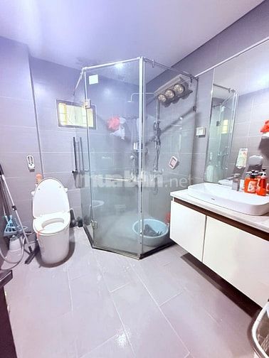 Chính chủ Em Bán nhà mặt phố, 1 mặt tiền 1 mặt thoáng, kinh doanh tốt