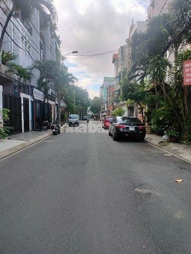 Bán căn Biệt thự MT Nguyễn Minh hoàng k300 dt : 10x21m hầm 3 lầu ST 