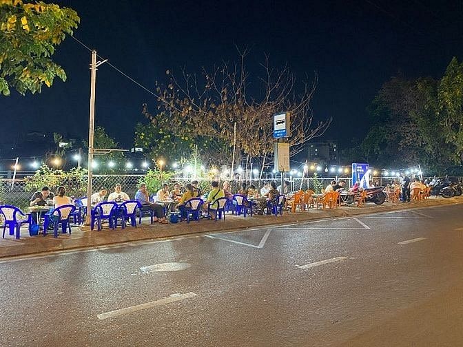 Lẩu Thái Bếp Việt Quận 7 cần tuyển: NAM BẾP CHÍNH;  NAM/NỮ PHỤC VỤ