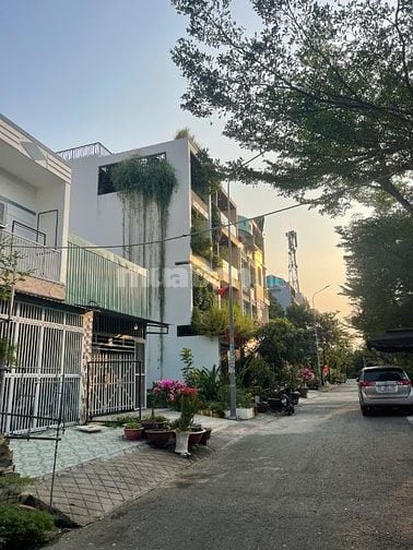 Bán nhà mặt tiển đường số Phú Mỹ Phạm Hữu Lầu Q7 5x18m 3 lầu, 12,1 tỷ