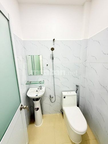 Lô góc kinh doanh Lý Chính Thắng, Quận  3, 18m2 hẻm xe tải, nhỉnh 2 tỷ