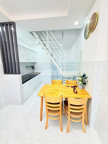 Lô góc kinh doanh Lý Chính Thắng, Quận  3, 18m2 hẻm xe tải, nhỉnh 2 tỷ