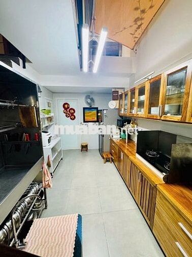 Nhà 5 tầng BTCT - DTSD 240m2 - 7PN - Hẻm 8m Thông - Không Lộ Giới