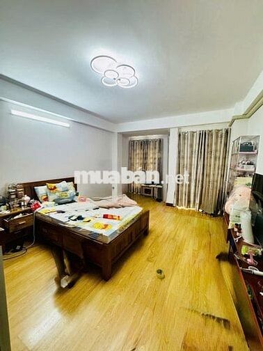Nhà 5 tầng BTCT - DTSD 240m2 - 7PN - Hẻm 8m Thông - Không Lộ Giới