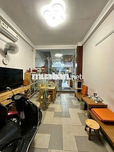 Nhà 5 tầng BTCT - DTSD 240m2 - 7PN - Hẻm 8m Thông - Không Lộ Giới