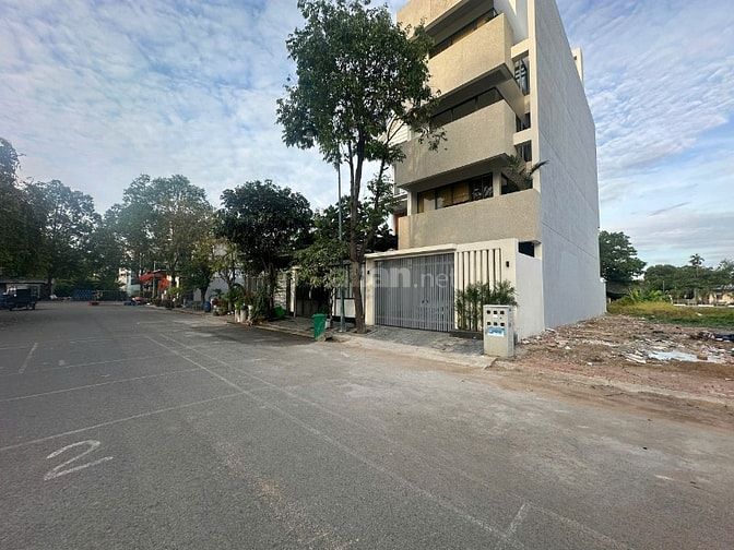 Cần bán 230m2(10 x 23m) đ/diện sông, đường 12m sau lưng chợ đầu mối TĐ