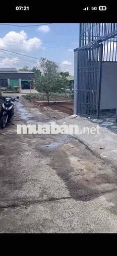 NHÀ MỚI  CHÍNH CHỦ– ĐOÀN KẾT, HÒA PHÚ  – SÁT QL 14, TRƯỜNG MN, C1,2