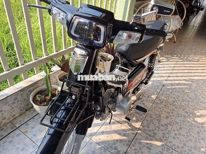 Honda Dream Thái Đen