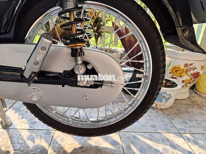 Honda Dream Thái Đen