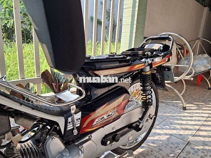Honda Dream Thái Đen