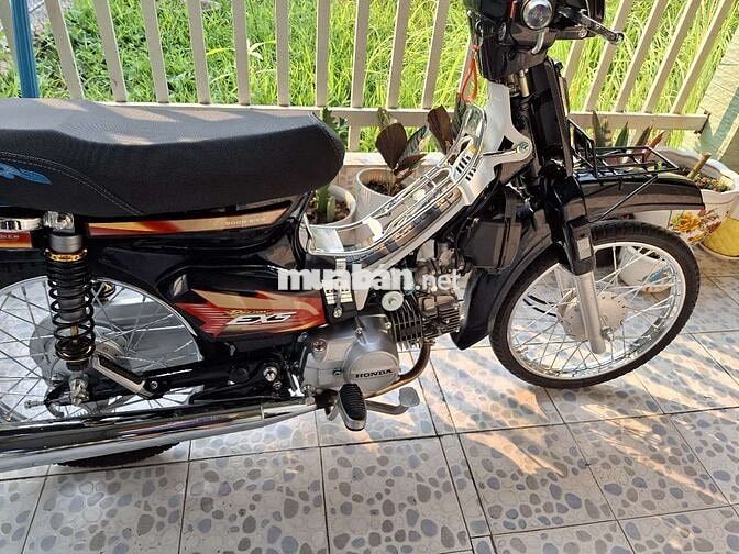 Honda Dream Thái Đen