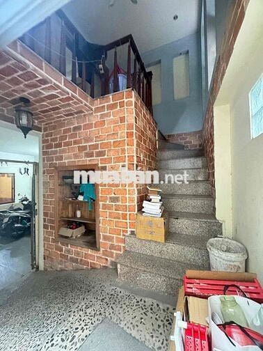 nhà nguyên căn đẹp gần cv đường 9 Linh Trung