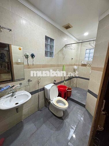 nhà nguyên căn đẹp gần cv đường 9 Linh Trung