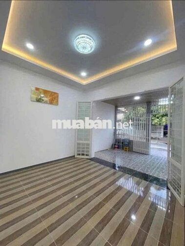 vợ chồng bỏ phố về quê cần bán gấp căn nhà 200m2 giá 350tr ở bến cát