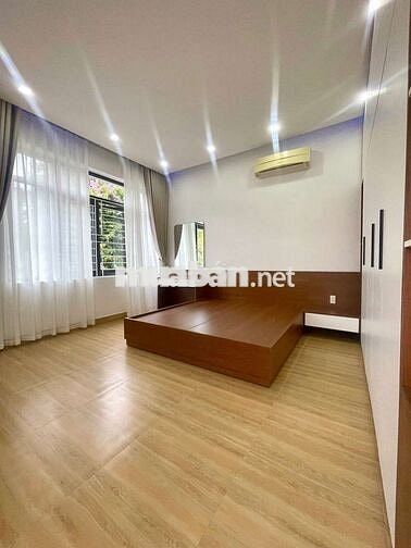 cho thuê nhà trung tâm thành phố, 2 mặt tiền, gần quảng trường 2/ 9