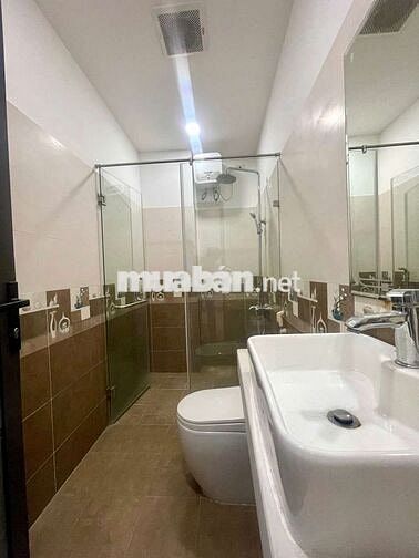 cho thuê nhà trung tâm thành phố, 2 mặt tiền, gần quảng trường 2/ 9