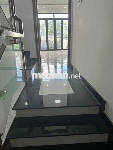 cho thuê nhà 145 nguyễn văn nghi (4x11) lửng , 2 lầu , 3pn , 3wc