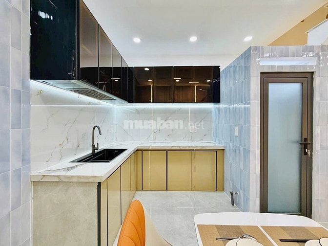 Hạ giá! Bán nhà 38m2 đường Vũ Tùng,Bình Thạnh.Gần chợ Bà Chiểu. 