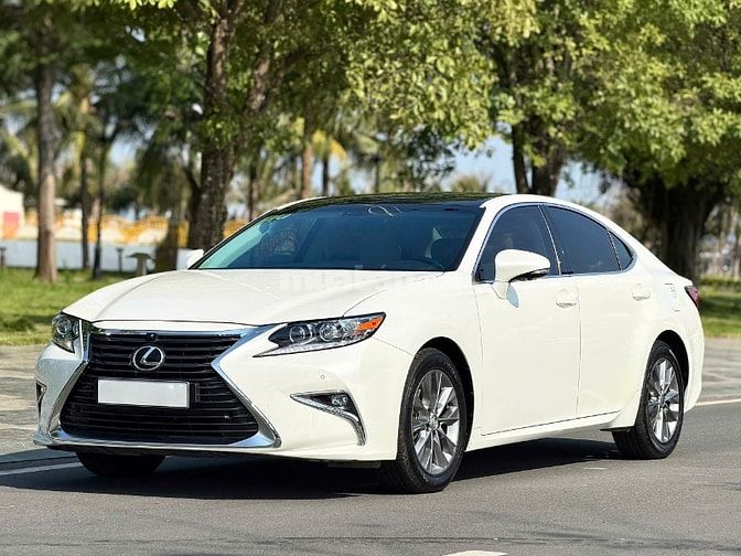 🆕 LEXUS ES250 • Đklđ : 2017 Date 2016 • Một chủ mua mới từ đầu