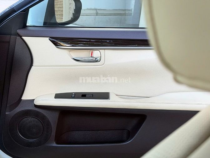 🆕 LEXUS ES250 • Đklđ : 2017 Date 2016 • Một chủ mua mới từ đầu