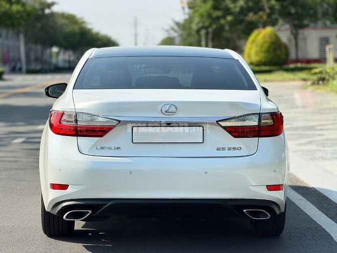 🆕 LEXUS ES250 • Đklđ : 2017 Date 2016 • Một chủ mua mới từ đầu