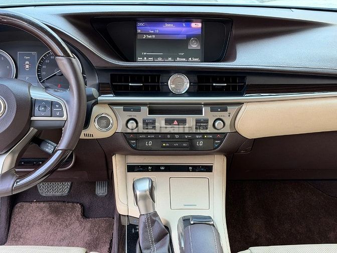 🆕 LEXUS ES250 • Đklđ : 2017 Date 2016 • Một chủ mua mới từ đầu