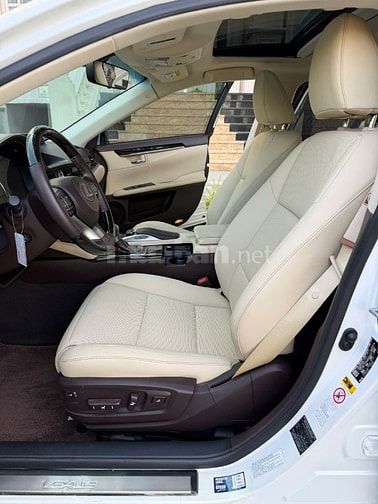 🆕 LEXUS ES250 • Đklđ : 2017 Date 2016 • Một chủ mua mới từ đầu