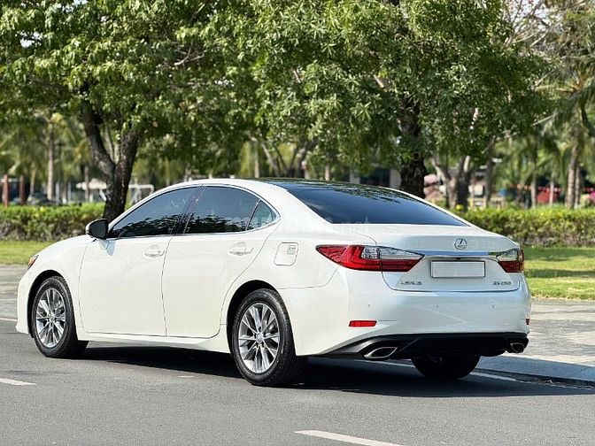 🆕 LEXUS ES250 • Đklđ : 2017 Date 2016 • Một chủ mua mới từ đầu