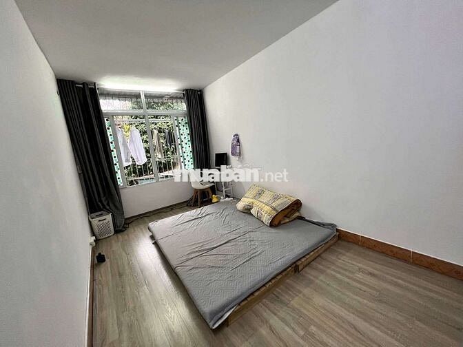 Hơn 2 tỷ Tập thể Kim Liên, T3 50m 2PN, gần phố nhà đẹp giá tốt SĐCC