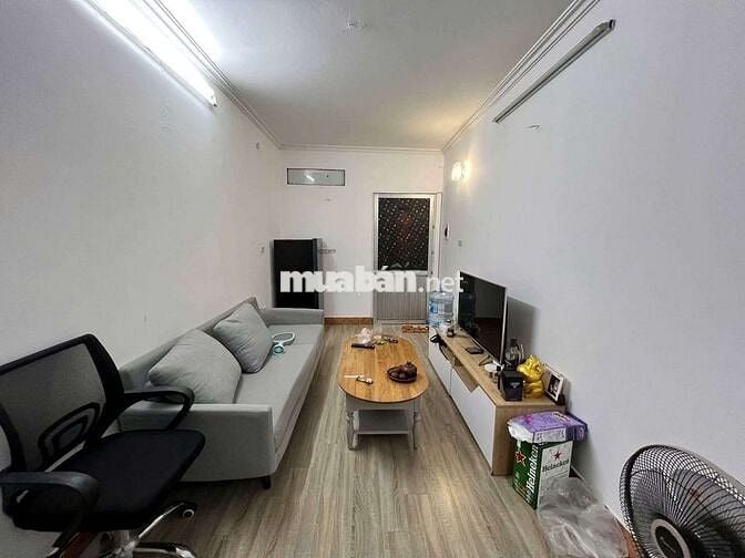 Hơn 2 tỷ Tập thể Kim Liên, T3 50m 2PN, gần phố nhà đẹp giá tốt SĐCC