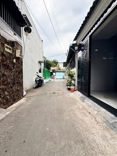 CẦN BÁN GẤP NHÀ MỚI 3 TẦNG GIÁ RẺ - CHÍNH CHỦ
