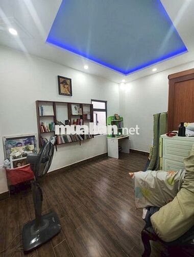 Chuyển nơi ở cần bán nhà thiết kế kiểu mái Thái