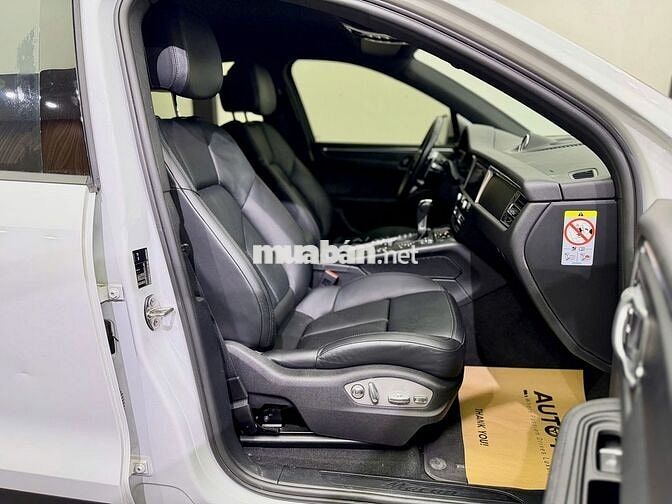 PORSCHE MACAN MODEL 2022