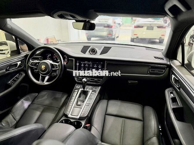 PORSCHE MACAN MODEL 2022
