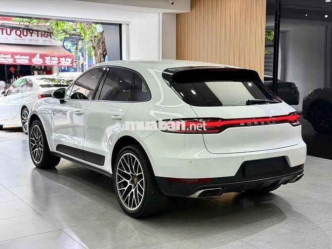 PORSCHE MACAN MODEL 2022