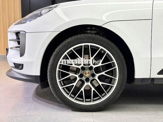 PORSCHE MACAN MODEL 2022