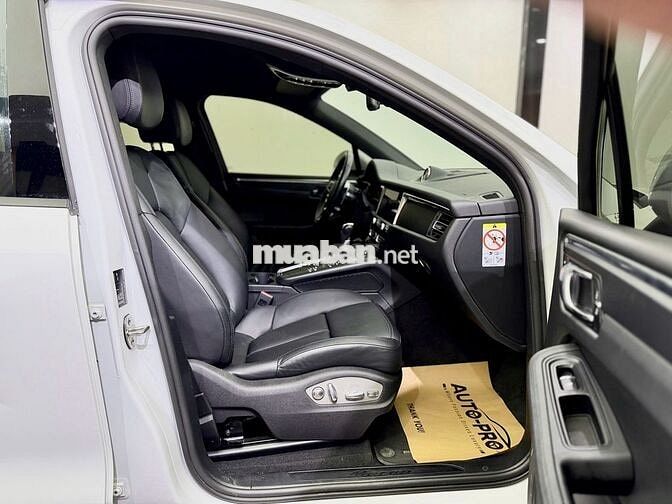 PORSCHE MACAN MODEL 2022