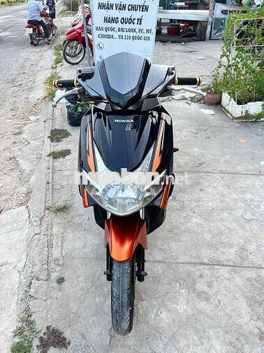 Honda Air Blade màu Đen cam