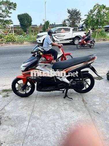 Honda Air Blade màu Đen cam