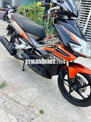 Honda Air Blade màu Đen cam